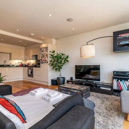 Bright & Spacious Battersea Flat Londra Dış mekan fotoğraf
